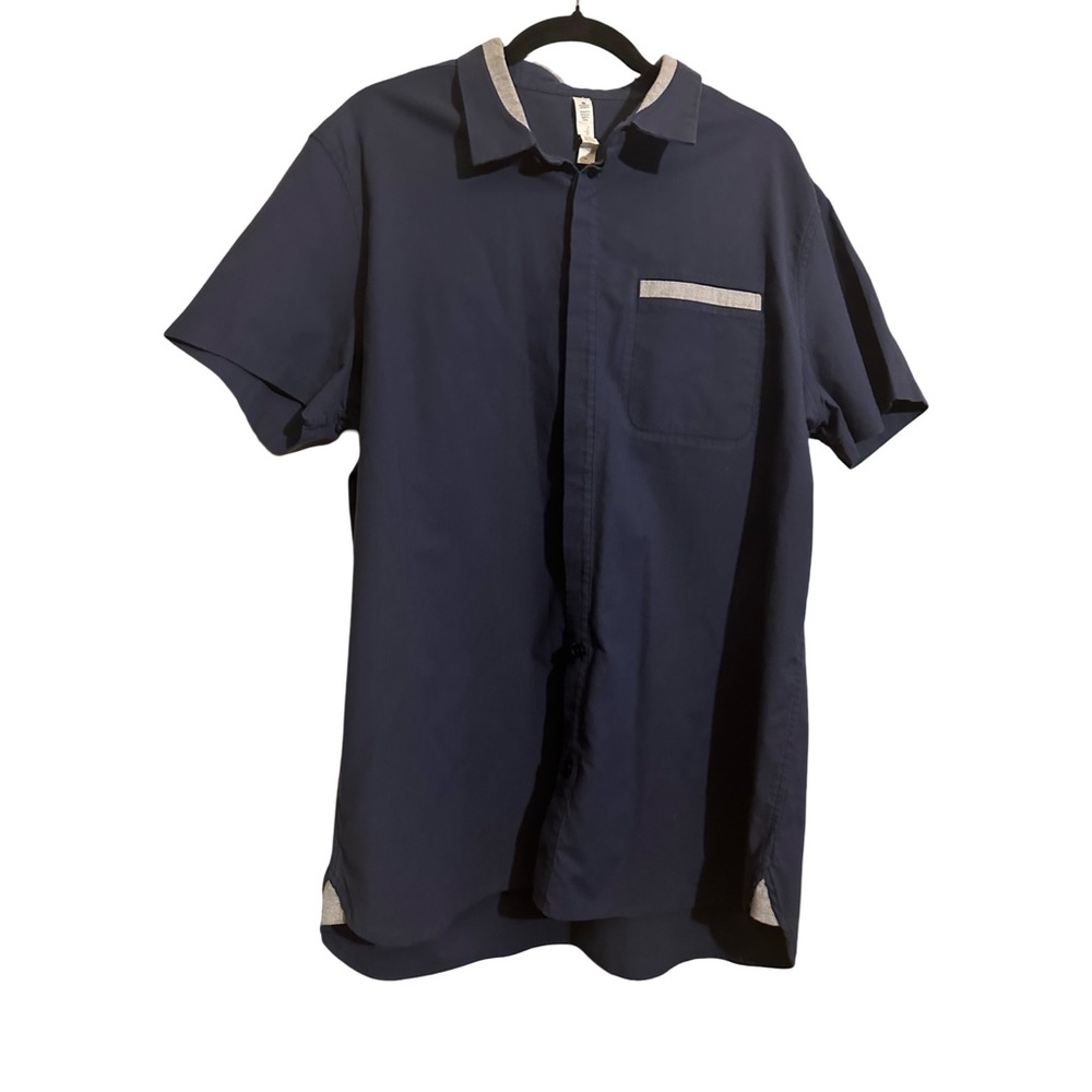 Lululemon Men's Navy Blue Short Sleeve Shirt chest pocket size XL